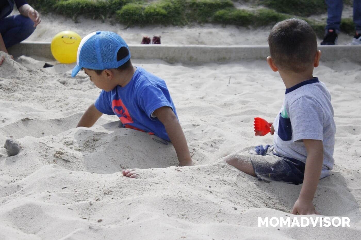 parque-la-mexicana-arenero-ninos1-momadvisor-logo