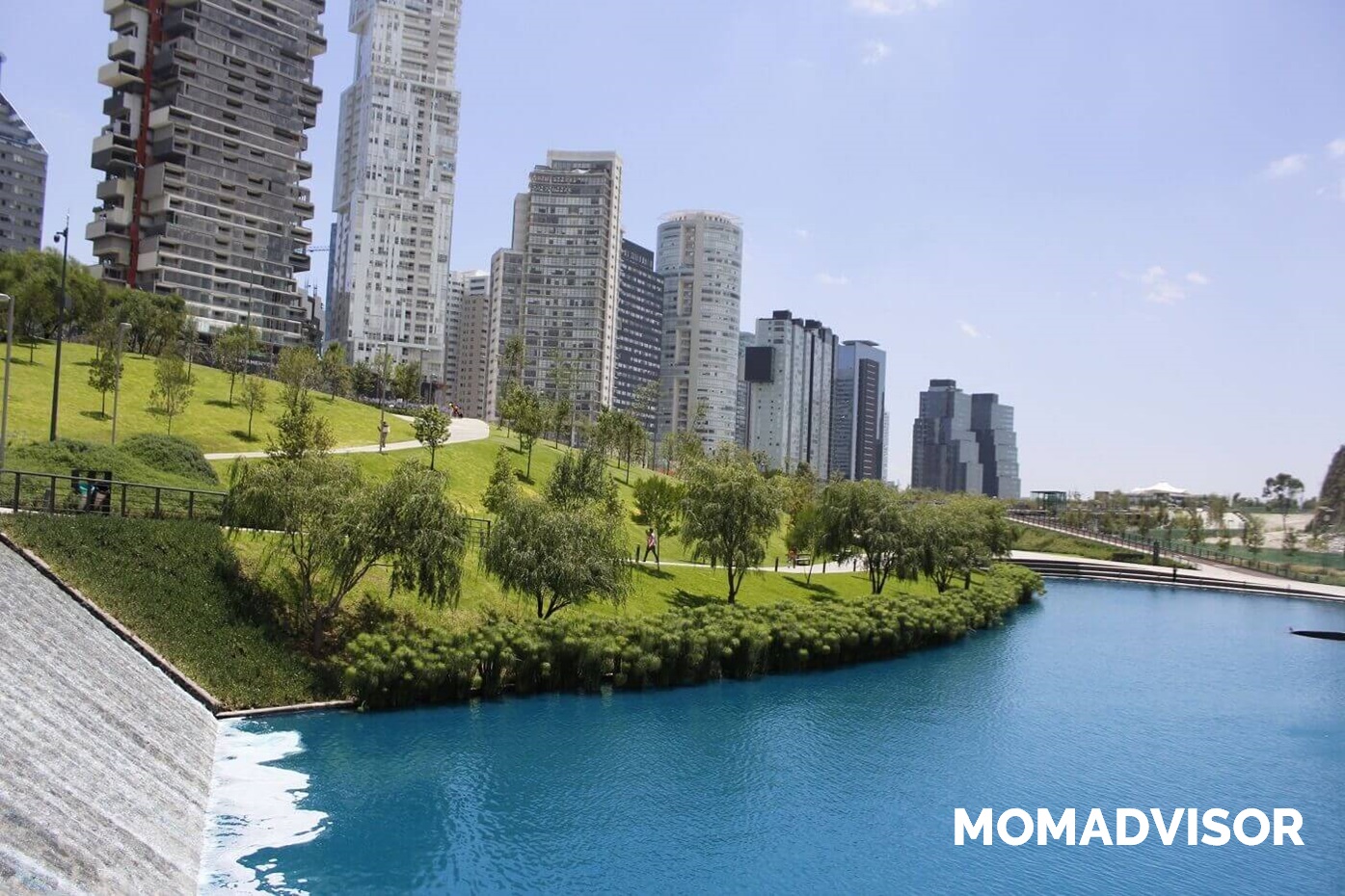 parque-la-mexicana-edificios-momadvisor-logo