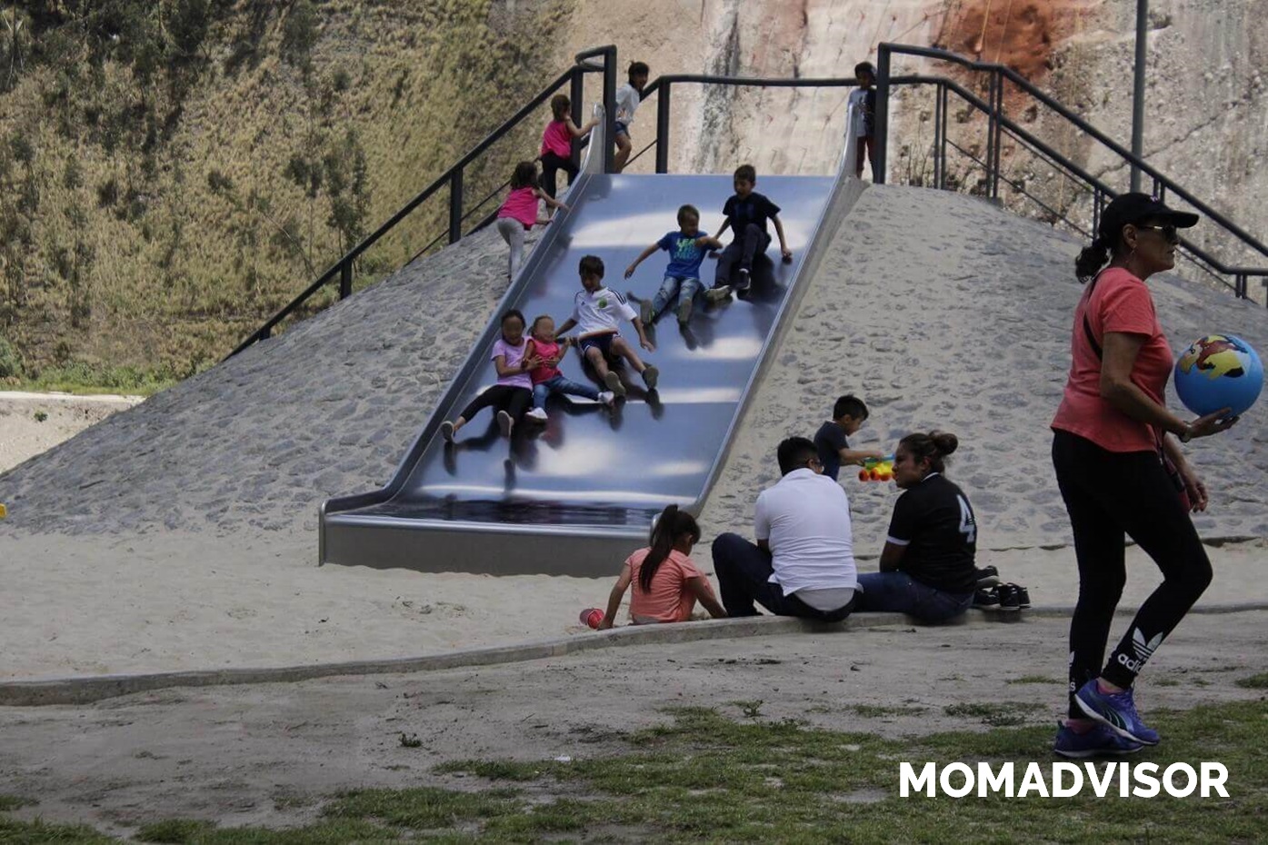 parque-la-mexicana-resbaladillas-momadvisor-logo