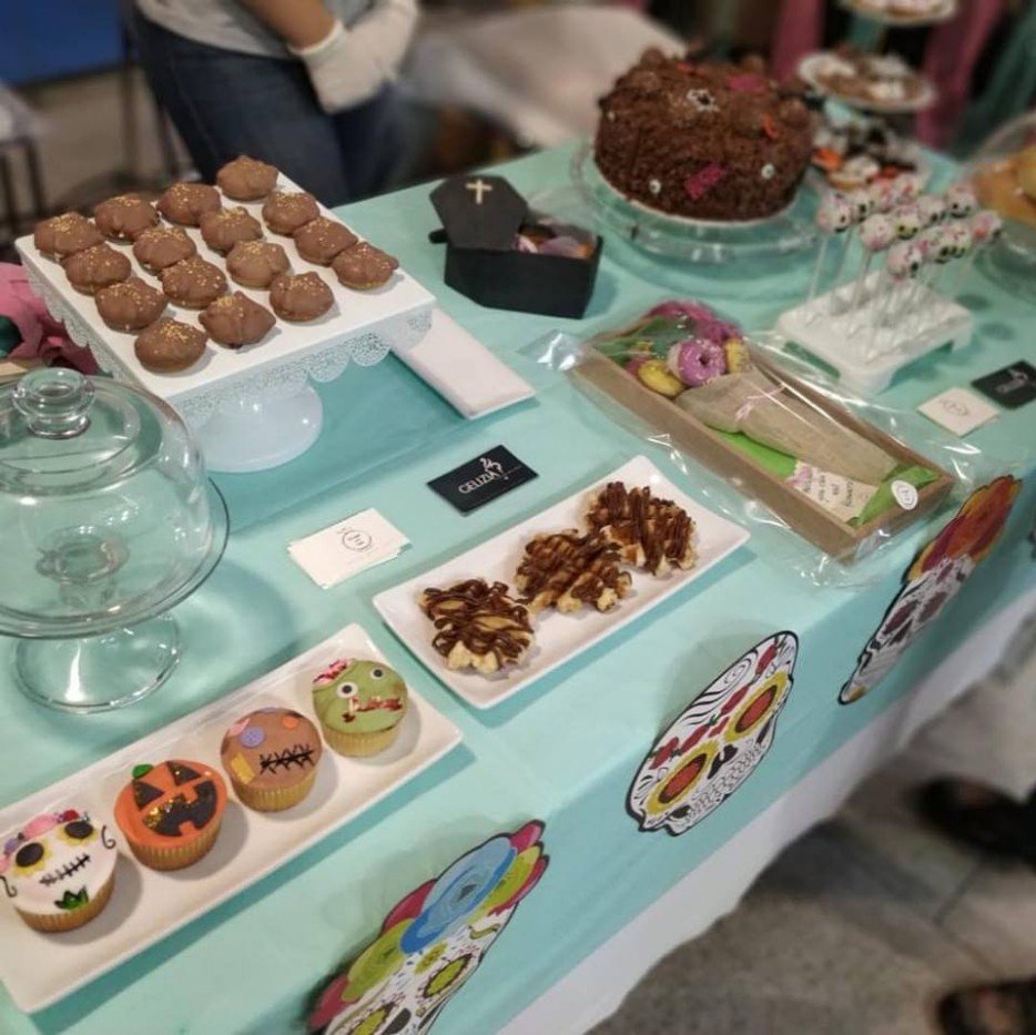 de-aqui-a-la-luna-mesas-de-dulces-postres-donas-pasteles-cupcakes-fiestas-bautizos-baby-shower-primera-comunion de-aqui-a-la-luna-mesas-de-dulces-postres-donas-pasteles-cupcakes-fiestas-bautizos-baby-shower-primera-comunion
