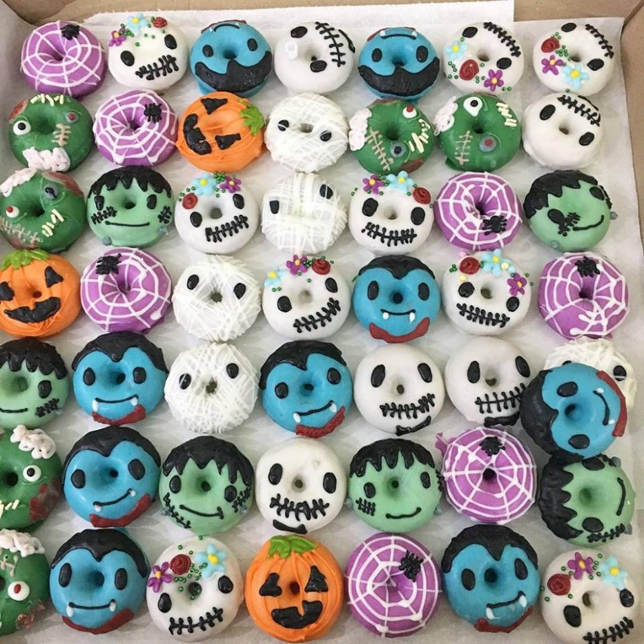 de-aqui-a-la-luna-mesas-de-dulces-postres-donas-pasteles-cupcakes-fiestas-bautizos-baby-shower de-aqui-a-la-luna-mesas-de-dulces-postres-donas-pasteles-cupcakes-fiestas-bautizos-baby-shower
