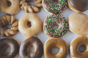 krispy-kreme-brownie-donas-sabores-fiestas-banquetes-party-fest-momadvisor