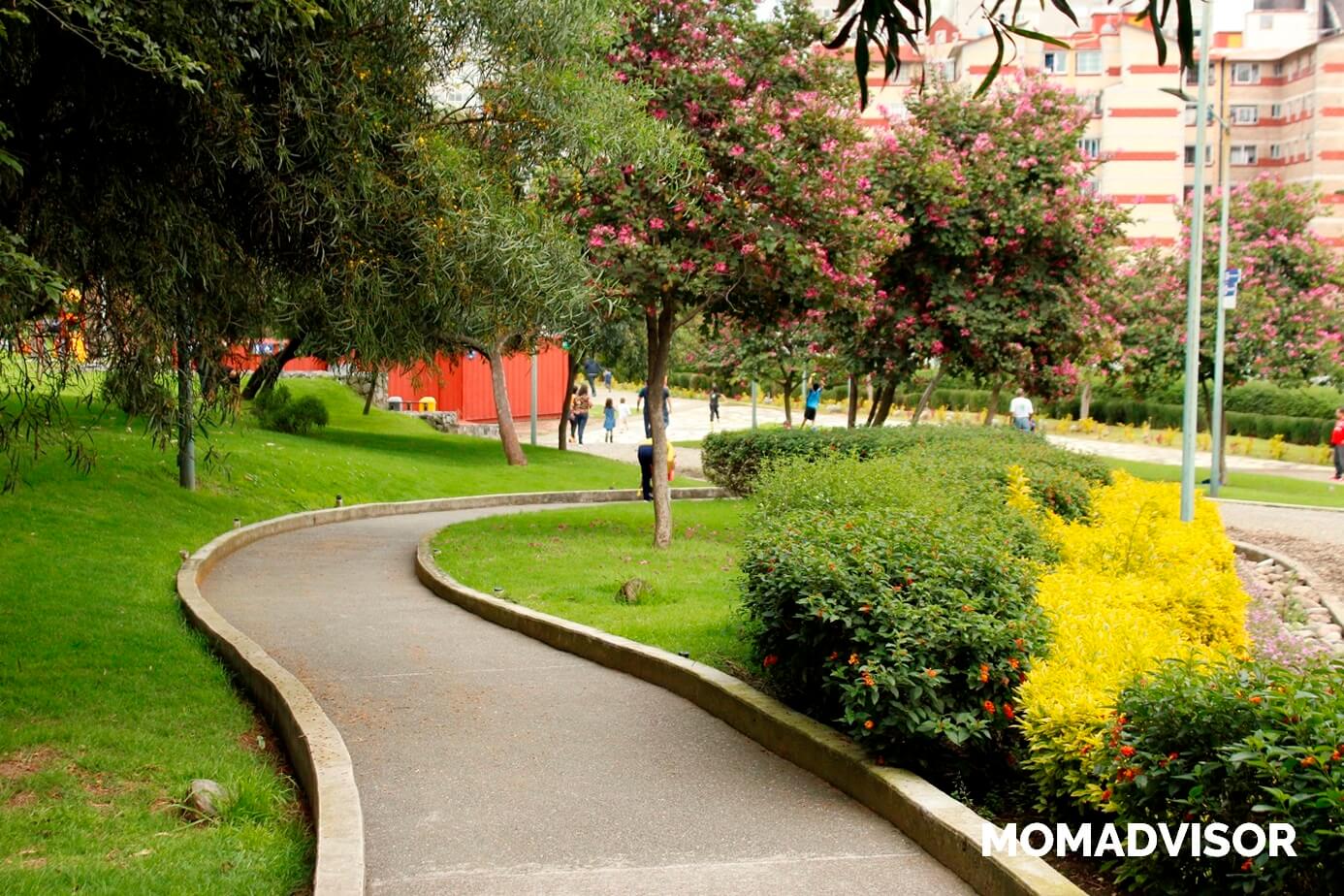 Bio-Parque-Urbano-San-Antonio-CDMX-pasillos-personas-1 Bio-Parque-Urbano-San-Antonio-CDMX-pasillos-personas-1