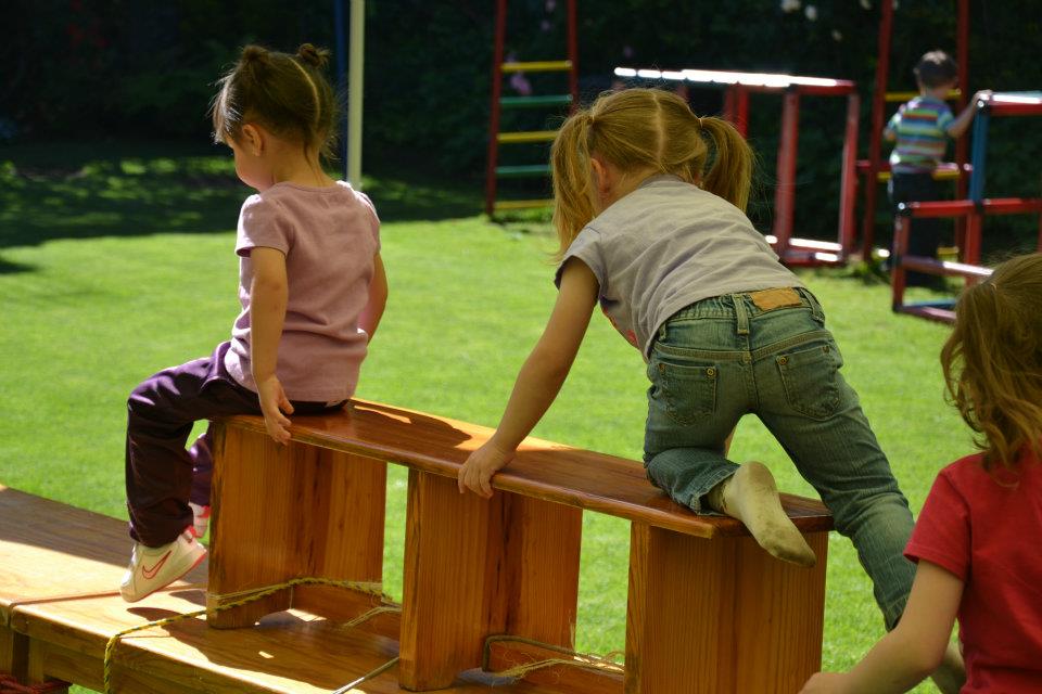 kinderwelt-ninas-school-fest-preescolar-san-jeronimo-obstaculos kinderwelt-ninas-school-fest-preescolar-san-jeronimo-obstaculos