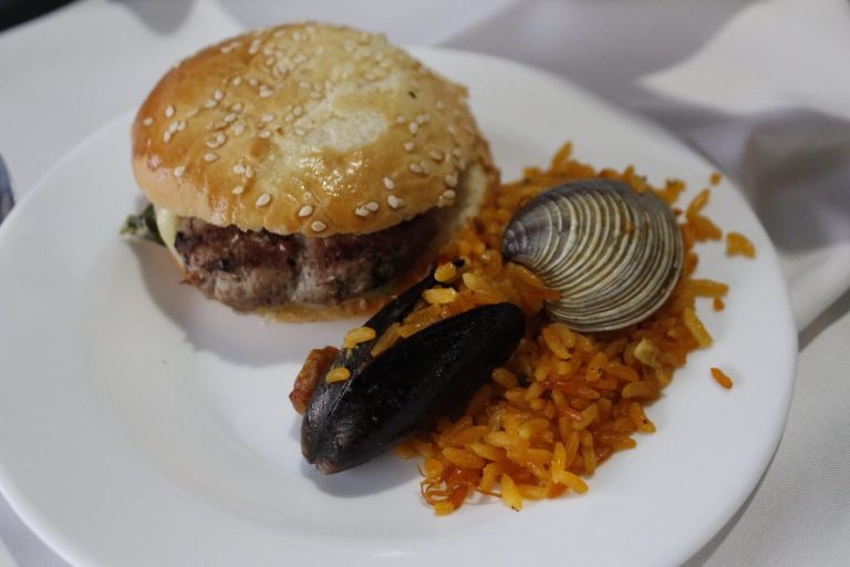 casa club del académico ciudad universitaria restaurante comer con niños lugares momadvisor hamburguesa 768x512