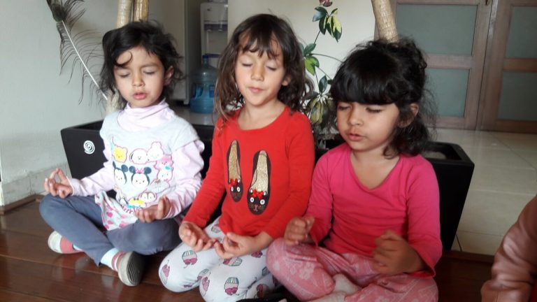 mi mundo interior kinder preescolar jardin de ninos escuela primaria colonia del valle ciudad de mexico cdmx estudio Yoga Euritmia Actividades Artisticas acuarela clase tejido meditacion 768x432