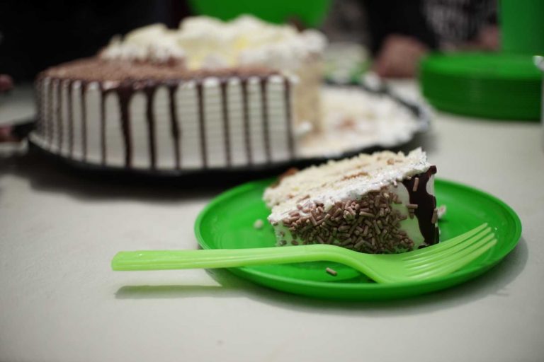 PLATOS VERDES CON PASTEL 768x512