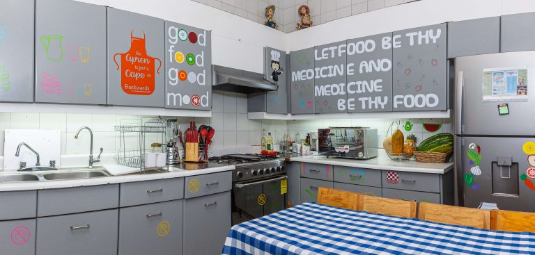 Cocina con la calidez de casa Cocina con la calidez de casa