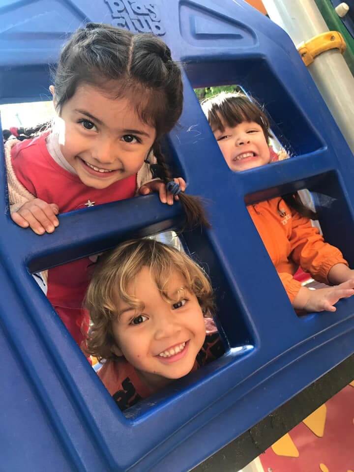 disfrutando de ser niños disfrutando de ser niños