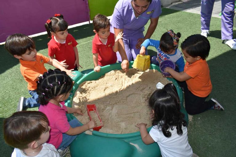 pingos childcare arenero 1 768x512