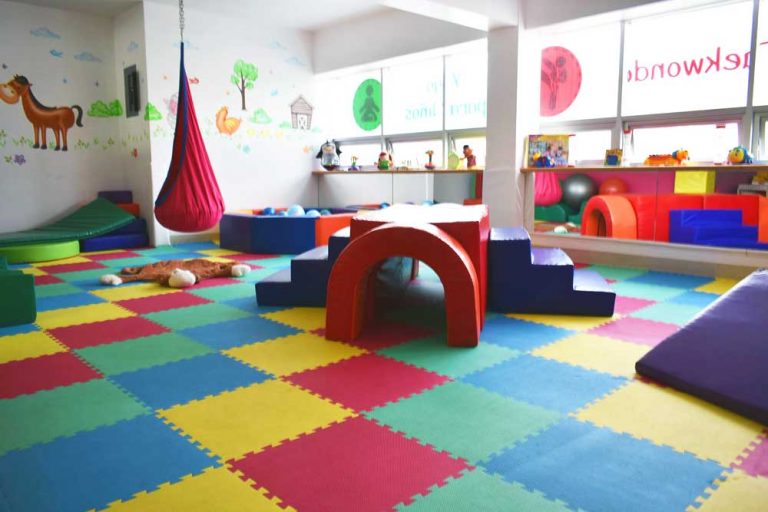 pingos childcare salon 1 768x512