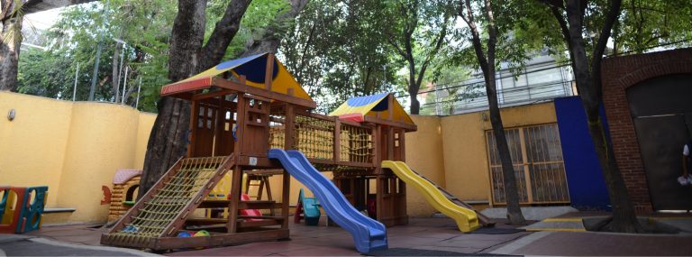montessori de la condesa instalaciones mdlc patio delantero 768x285