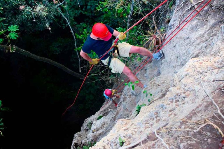 rappel roca picocanoa rodavento veracruz viajar con ninos aventura rafting 768x511