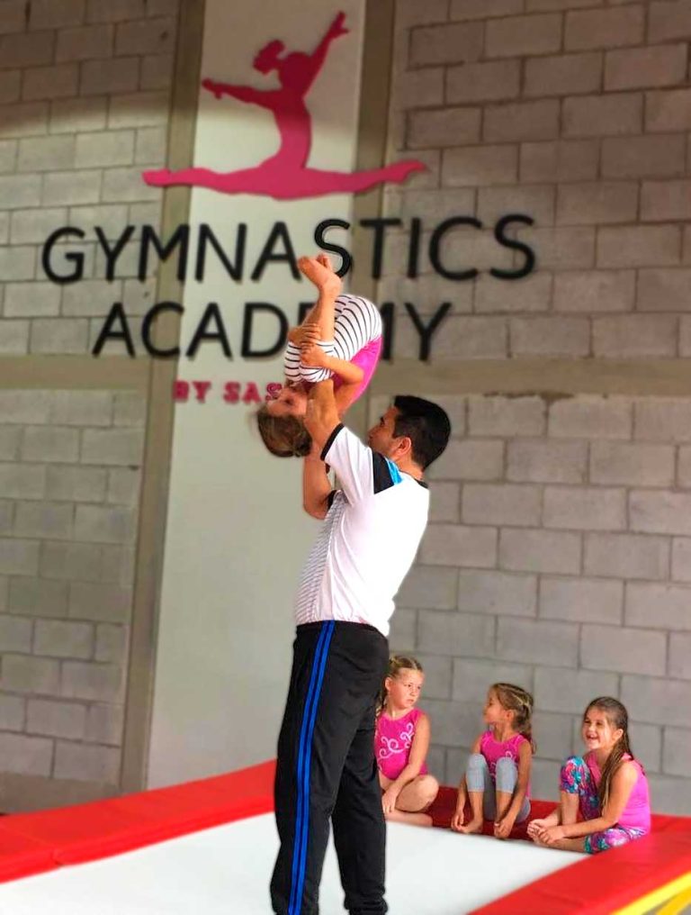 academia Gymnastics Academy by Saskia gimnasia olimpica artistica infantil ninas santa fe cdmx curso de verano mortal 768x1016
