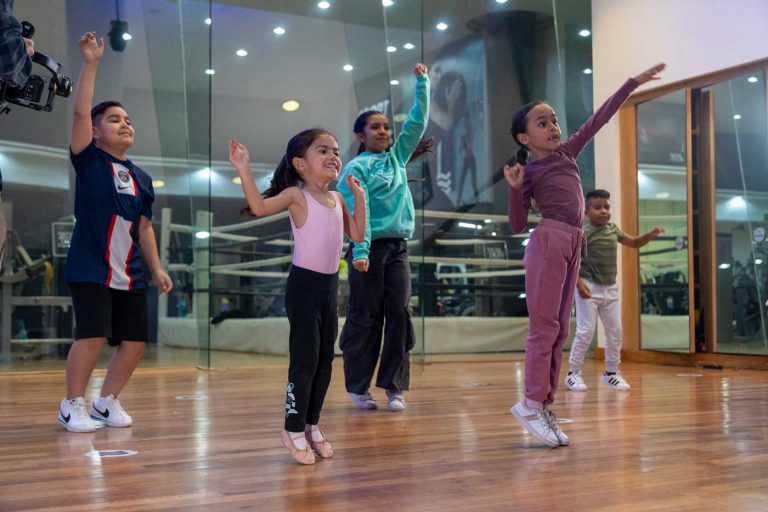 Sport City Kids Club Curso de Verano Primavera Invierno para ninos natacion calentamiento 1 15 768x512