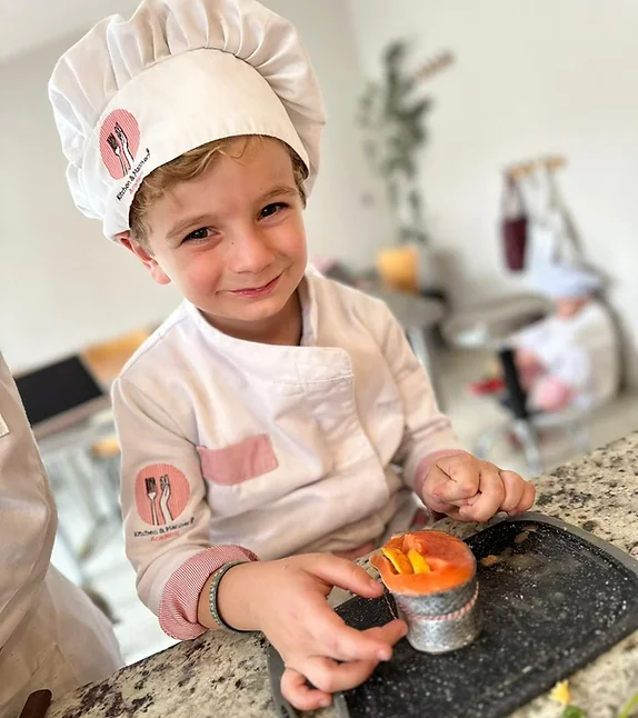 academia Kitchen and manners clases de cocina para ninos