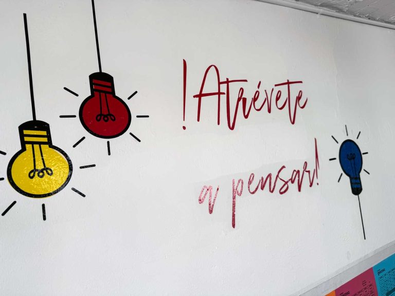Colegio Giocosa Colonia Pedregal CDMX escuela no tradicional constructivista maker space design thinking inteligencia atrevete a pensar 768x576