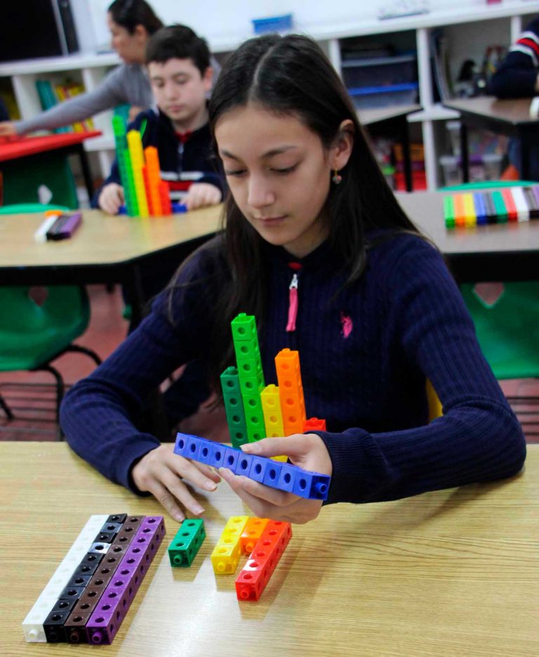 Colegio Giocosa Colonia Pedregal CDMX escuela no tradicional constructivista maker space design thinking inteligencia clase tabletas 1 768x936