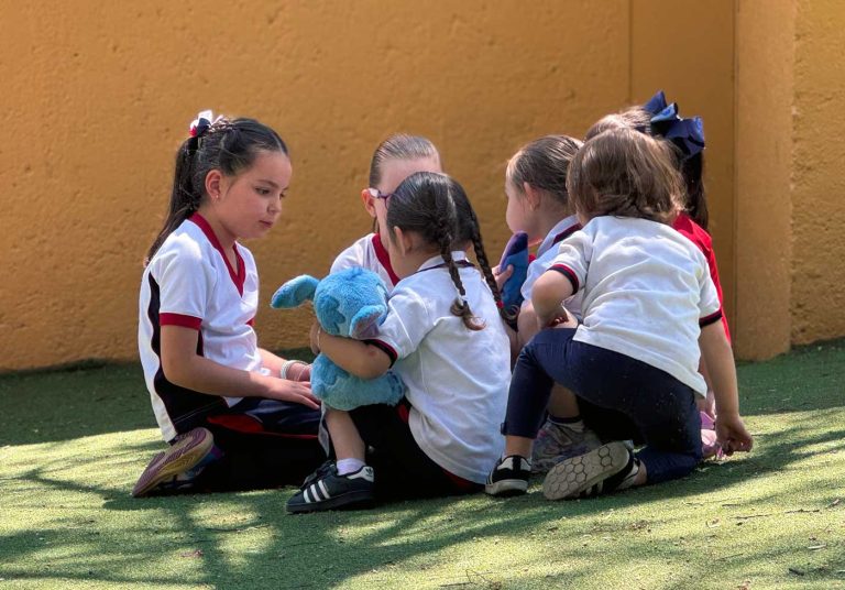 Colegio Giocosa Colonia Pedregal CDMX escuela no tradicional constructivista maker space design thinking inteligencia emocional kinder amigas 768x536