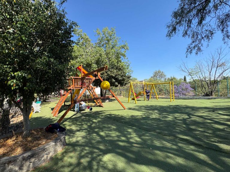 Colegio Giocosa Colonia Pedregal CDMX escuela no tradicional constructivista maker space design thinking inteligencia juegos 768x576
