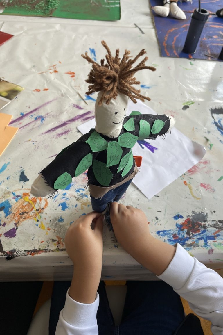 Curso de Verano de Arte para Ninos Messy Art and Play Colores Prado Norte Lomas de Chapultepec Miguel Hidalgo 2026 pintura muneco
