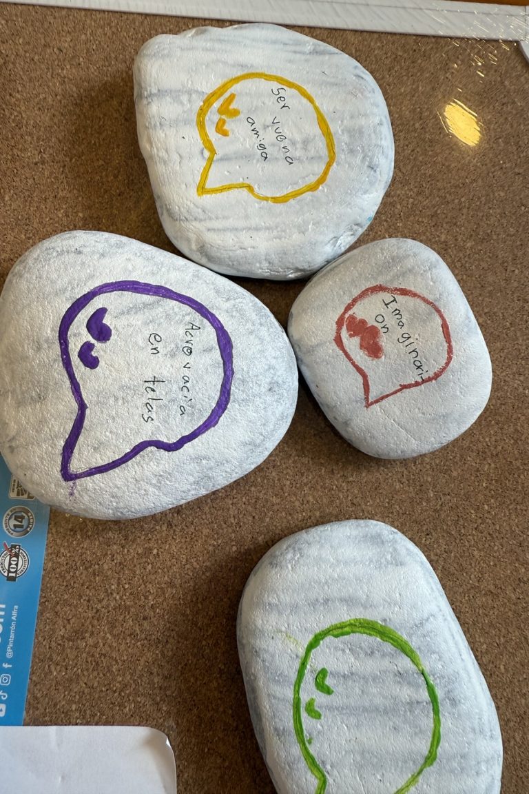 Curso de Verano de Arte para Ninos Messy Art and Play Colores Prado Norte Lomas de Chapultepec Miguel Hidalgo 2026 pintura piedras