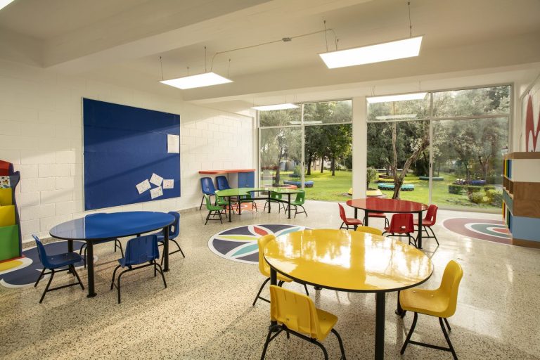 Ixhua comunidad educativa arte escuela no tradicional montessori constructivista juego libre magdalena contreras salon 768x512