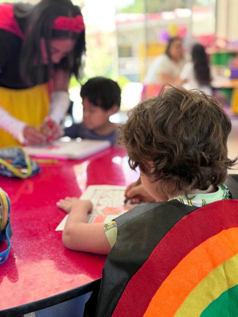Nino arcoiris 3 Ixhua Comunidad Educativa San Jeronimo MOMadvisor84 768x1024