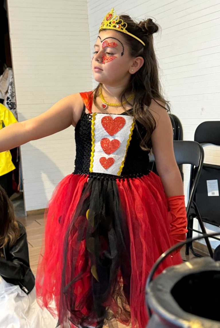 curso de verano de actuacion margarita. mandoki reina de corazones 768x1146