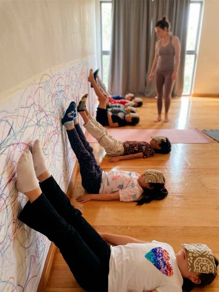 relajacion 1 curso de verano infantil para ninos holistico coyoacan yoga meditacion arte 768x1024