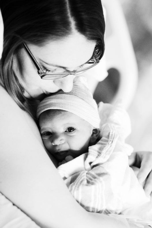 10-tips-para-los-papas-que-quieren-apoyar-la-lactancia-materna-mama-recien-nacido