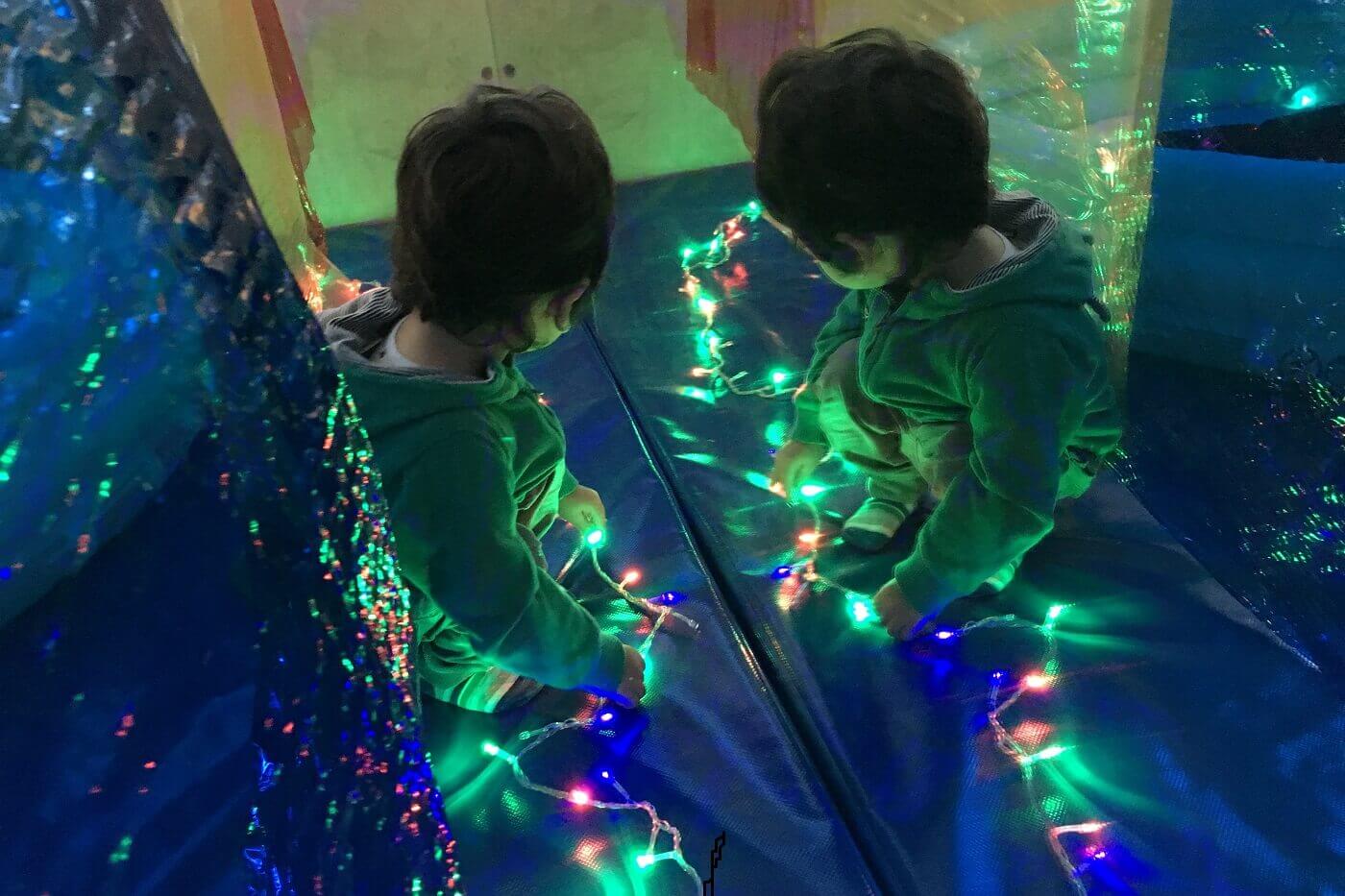 reggio-emilia-luces-momadvisor-schoolfest